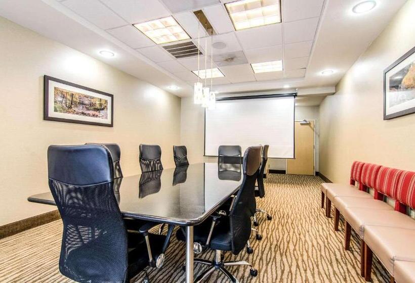 هتل Comfort Suites Bentonville  Rogers