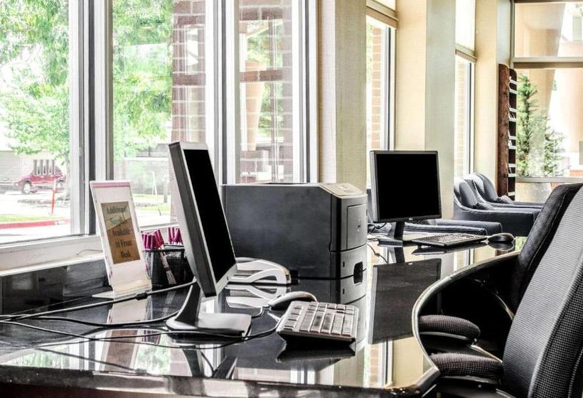 هتل Comfort Suites Bentonville  Rogers