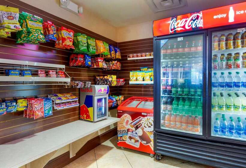 호텔 Comfort Suites Charleston West Ashley