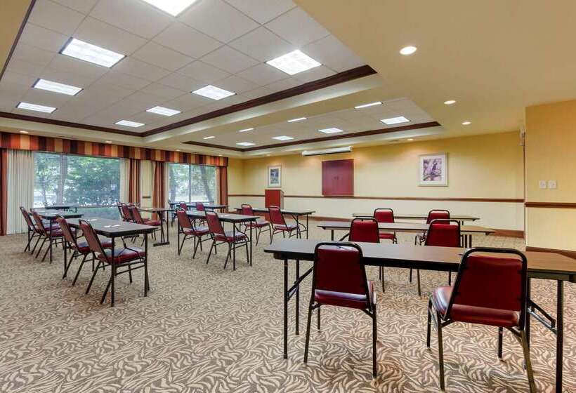 فندق Comfort Suites Charleston West Ashley