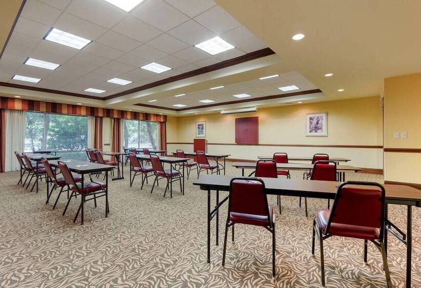 호텔 Comfort Suites Charleston West Ashley