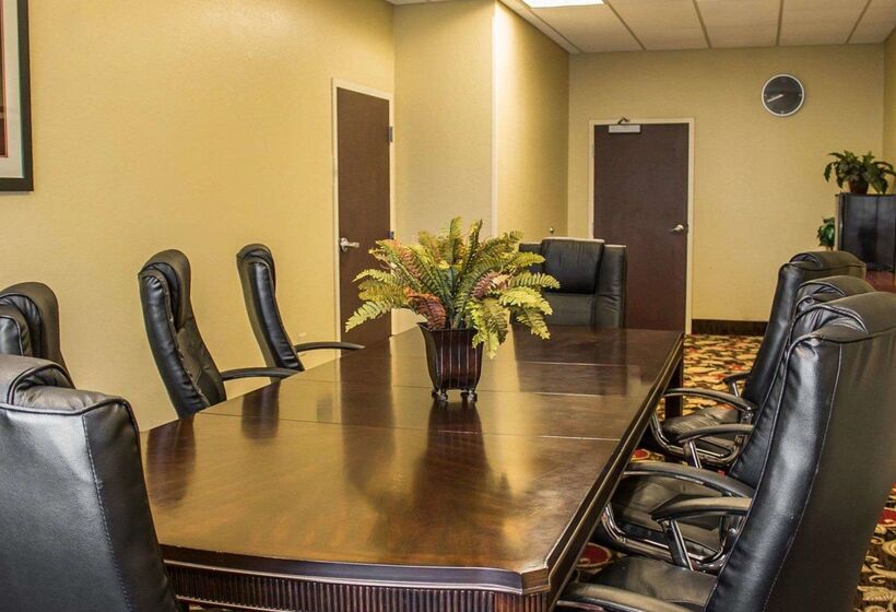 ホテル Comfort Suites Columbus East Broad