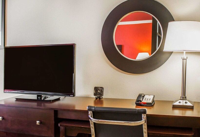 ホテル Comfort Suites Columbus East Broad