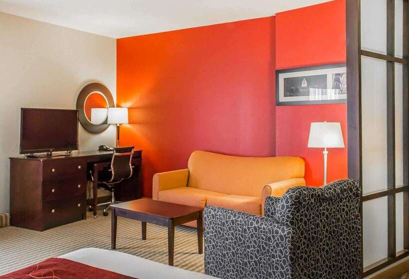 ホテル Comfort Suites Columbus East Broad