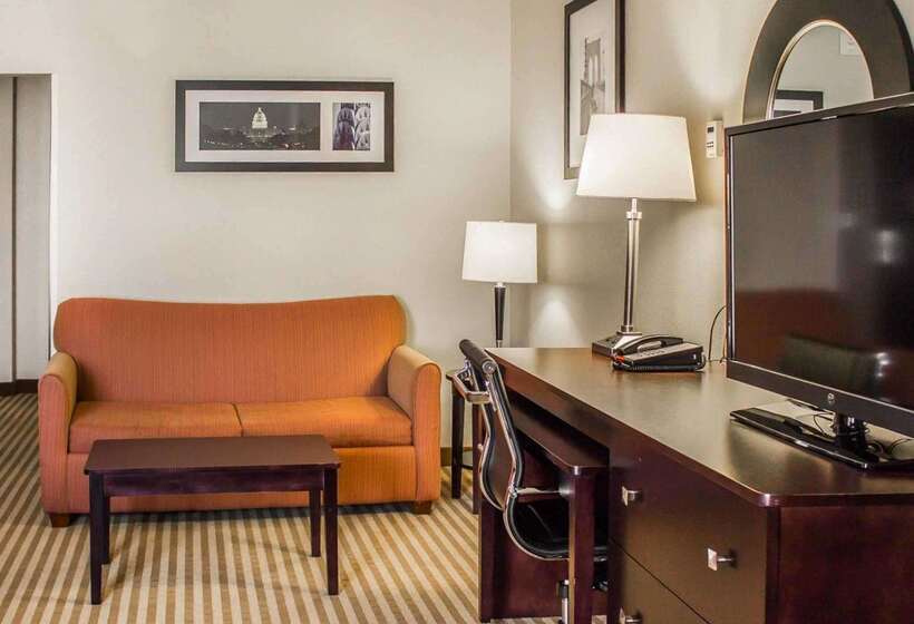 בית מלון כפרי Comfort Suites Columbus East Broad