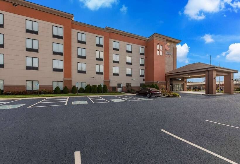 ホテル Comfort Suites Columbus East Broad