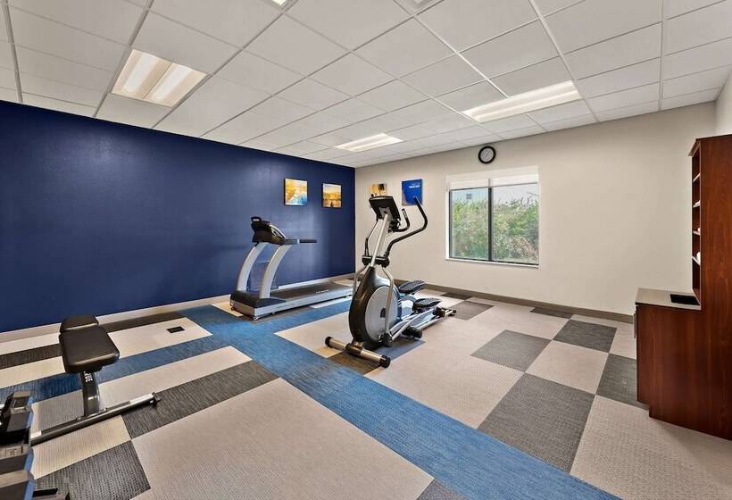 בית מלון כפרי Comfort Suites Columbus East Broad