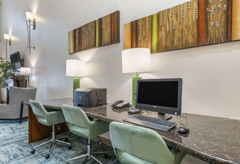 호텔 Comfort Suites Conference Center Rapid City