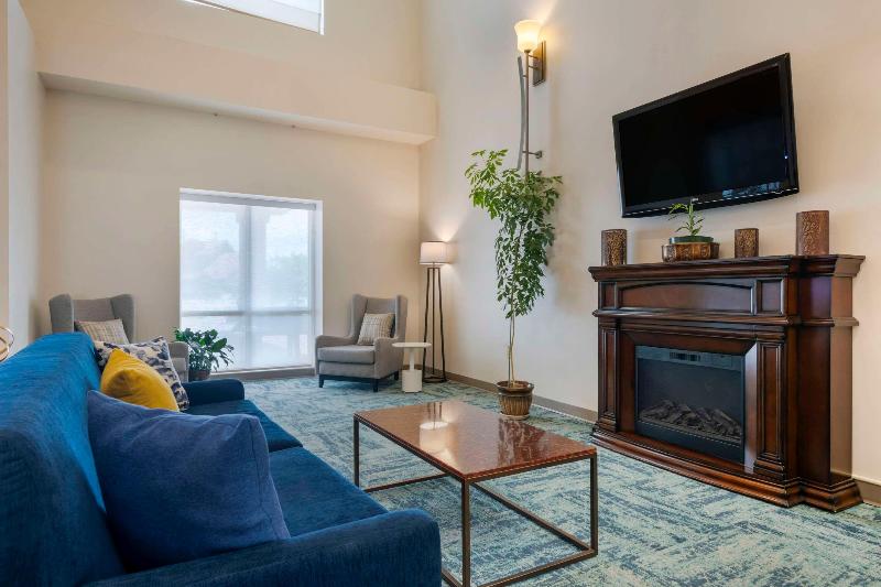 호텔 Comfort Suites Conference Center Rapid City