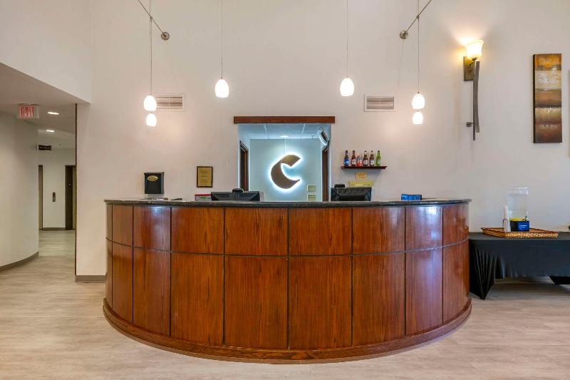 호텔 Comfort Suites Conference Center Rapid City