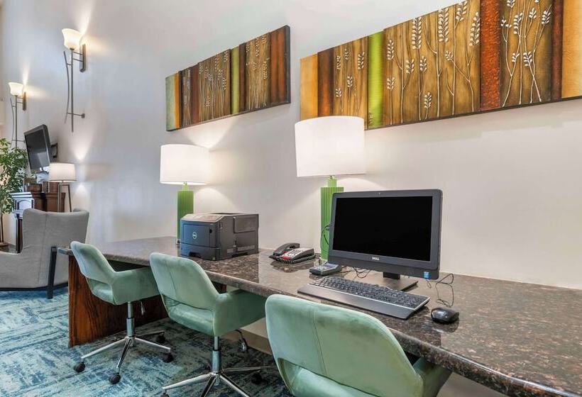 호텔 Comfort Suites Conference Center Rapid City