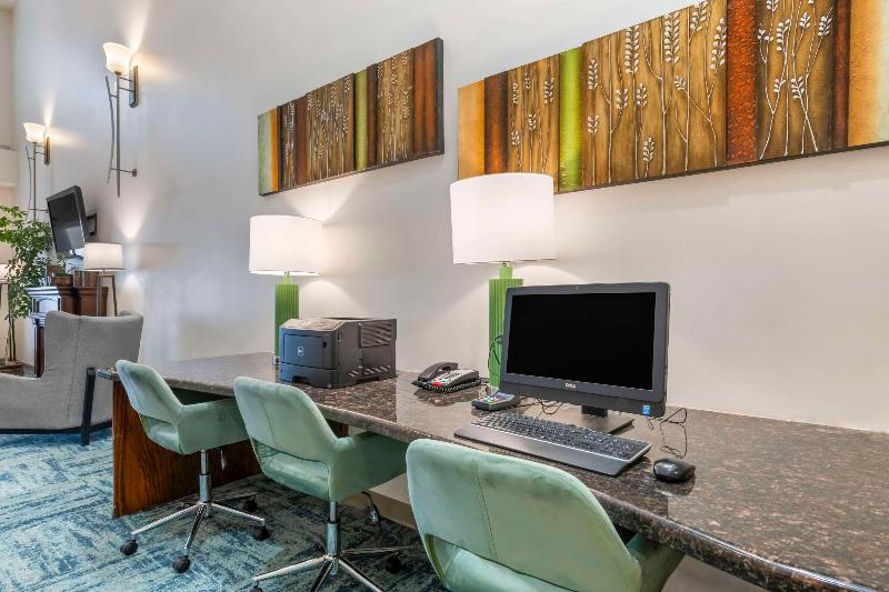 호텔 Comfort Suites Conference Center Rapid City