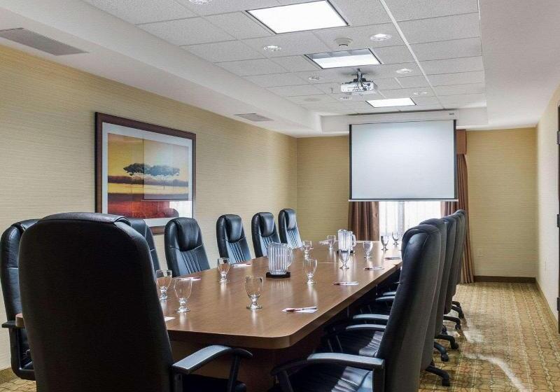 هتل Comfort Suites Conference Center Rapid City