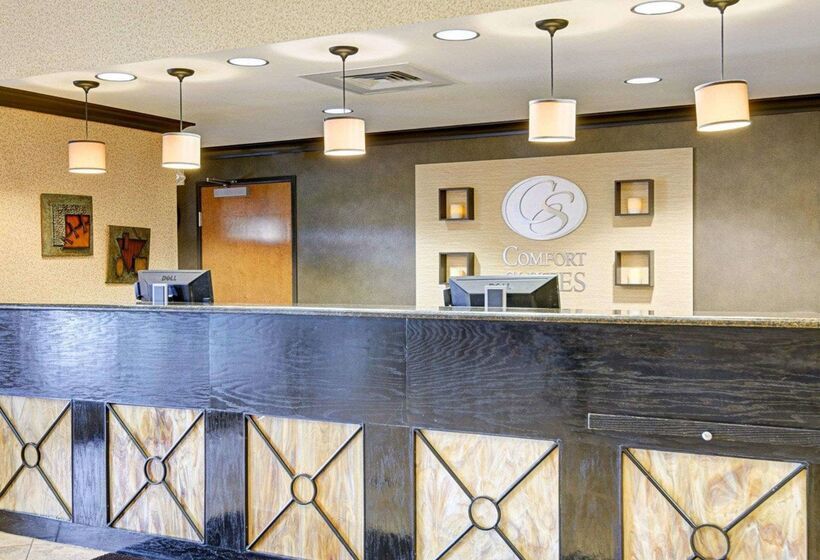 Отель Comfort Suites