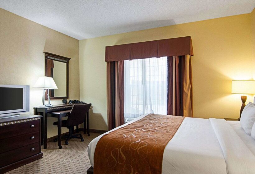 Отель Comfort Suites