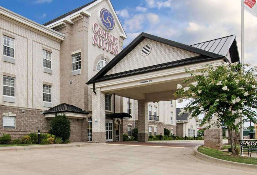 Отель Comfort Suites