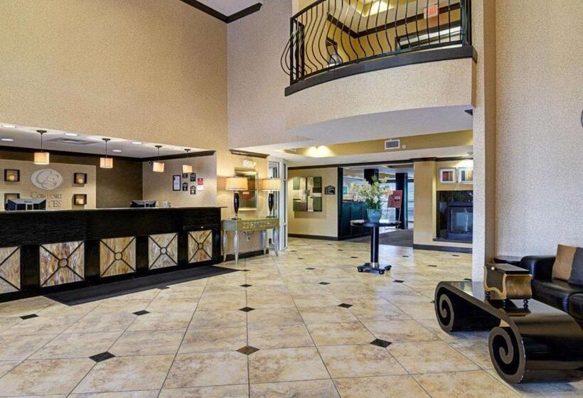 فندق Comfort Suites