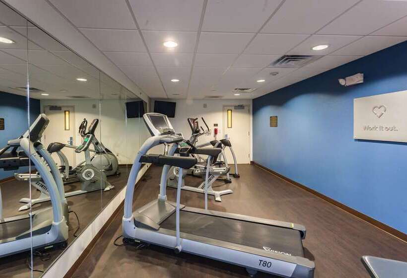 호텔 Comfort Suites East Lincoln Mall Area