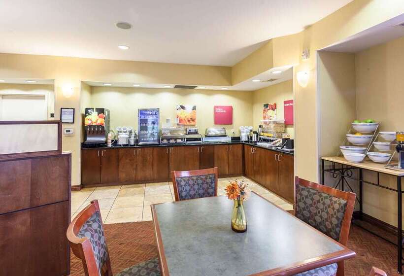 호텔 Comfort Suites East Lincoln Mall Area