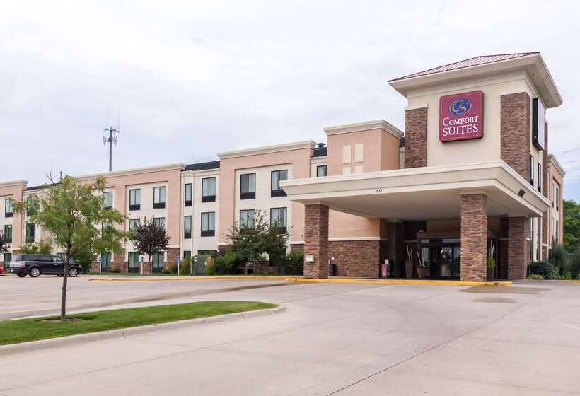 호텔 Comfort Suites East Lincoln Mall Area