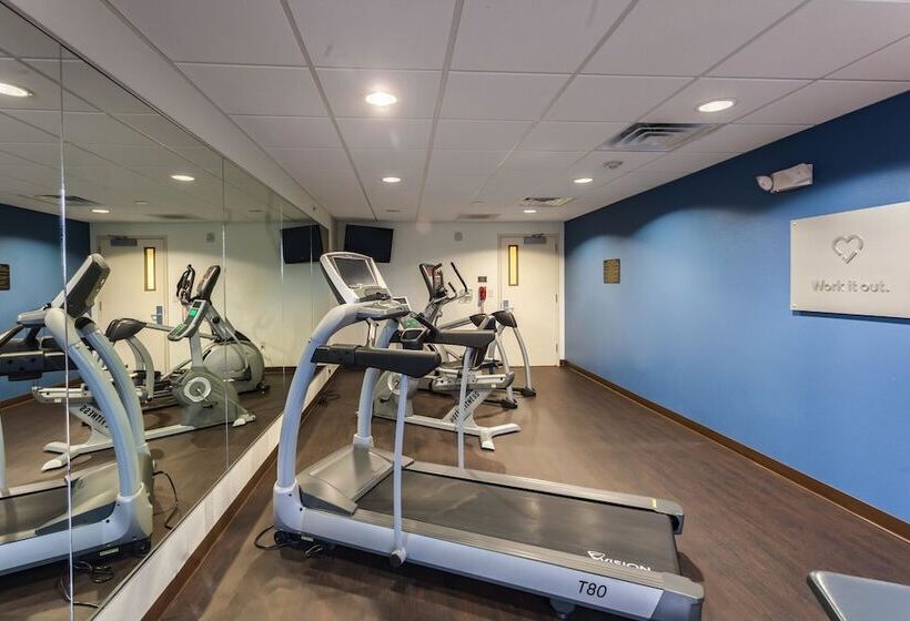 호텔 Comfort Suites East Lincoln Mall Area