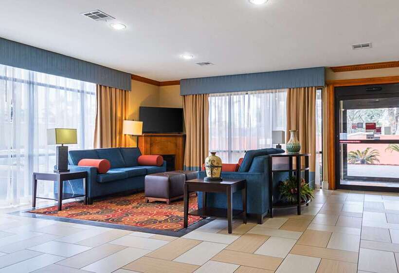 هتل Comfort Suites Lake Charles