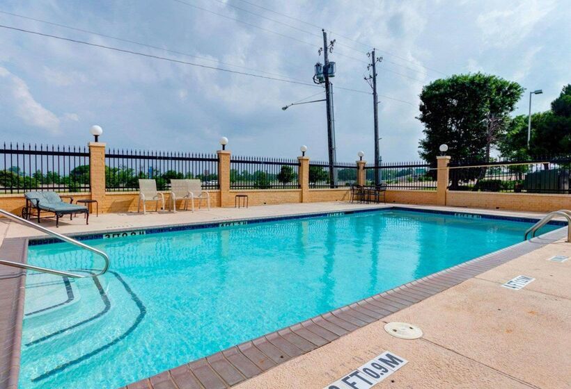 ホテル Comfort Suites Lake Ray Hubbard