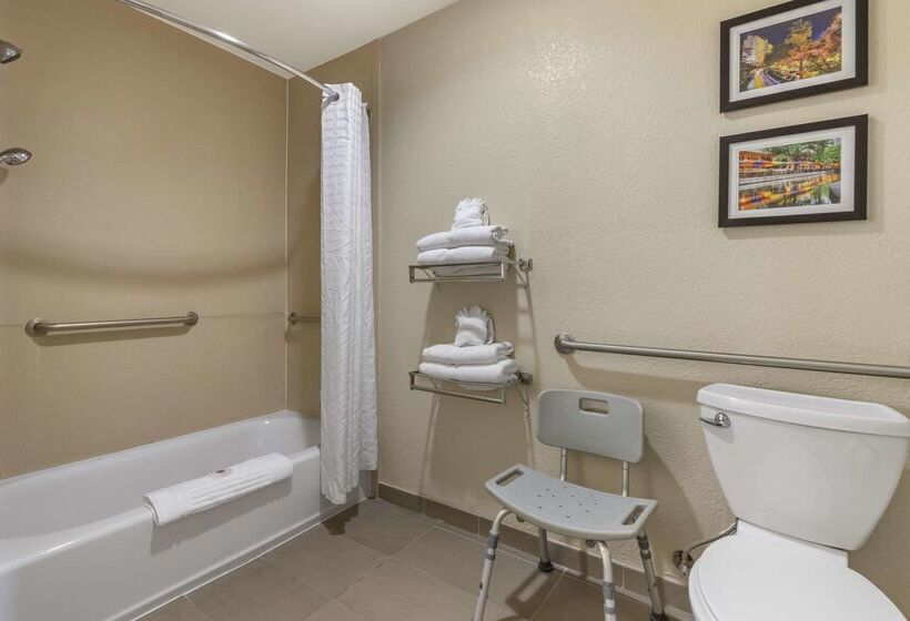 فندق Comfort Suites Medical Center Near Six Flags