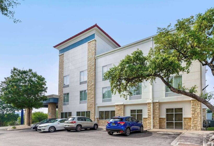 فندق Comfort Suites Medical Center Near Six Flags