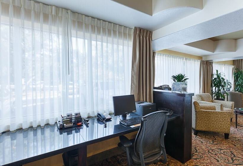 فندق Comfort Suites Medical Center Near Six Flags