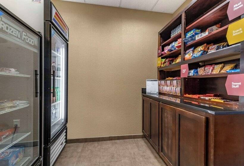 فندق Comfort Suites Medical Center Near Six Flags