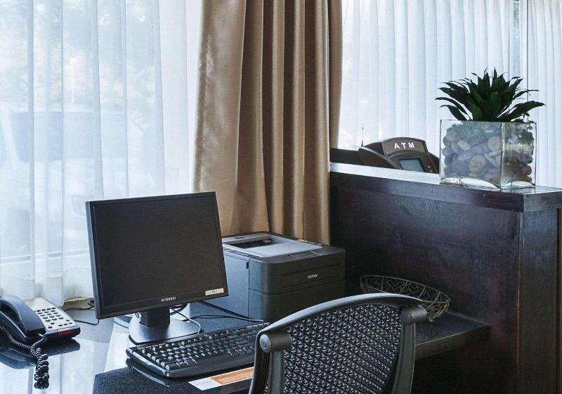 فندق Comfort Suites Medical Center Near Six Flags