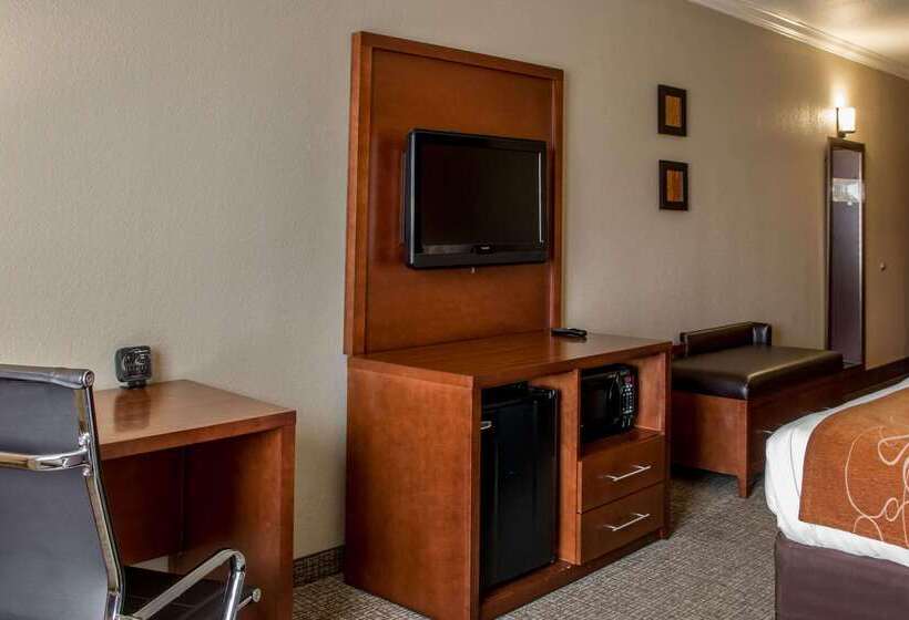 فندق Comfort Suites