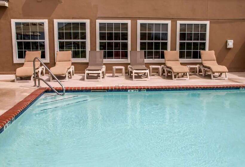 فندق Comfort Suites