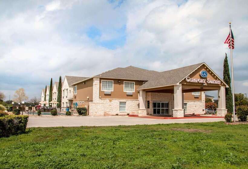 فندق Comfort Suites