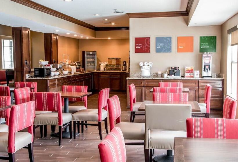 فندق Comfort Suites