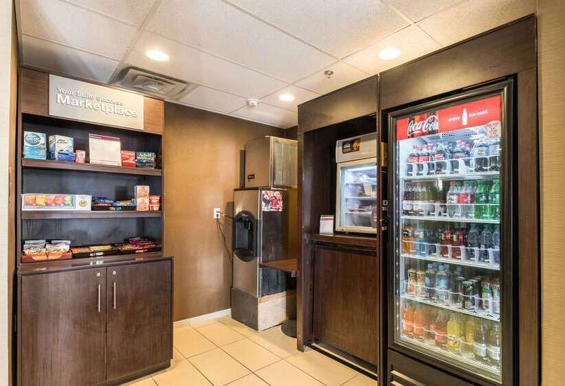 호텔 Comfort Suites South