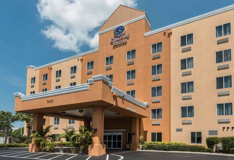 בית מלון כפרי Comfort Suites Tampa Airport North