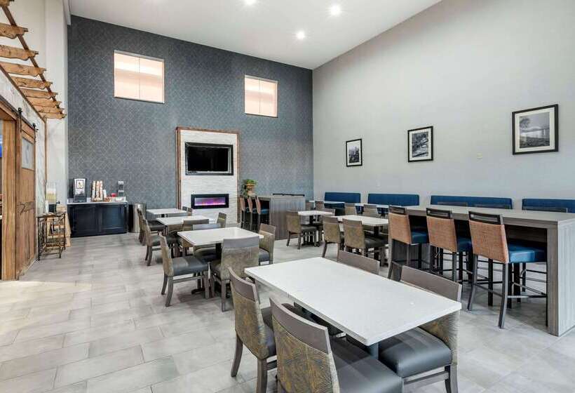 ホテル Comfort Suites West Memphis I40 I55