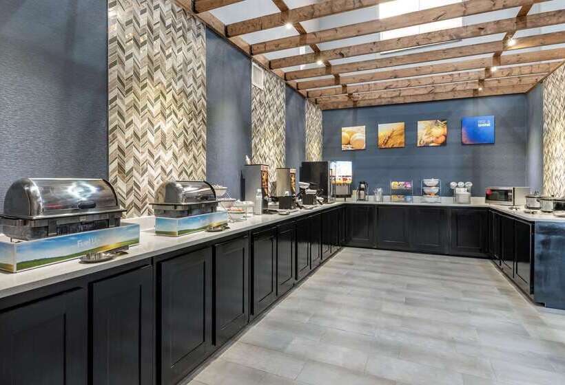 ホテル Comfort Suites West Memphis I40 I55