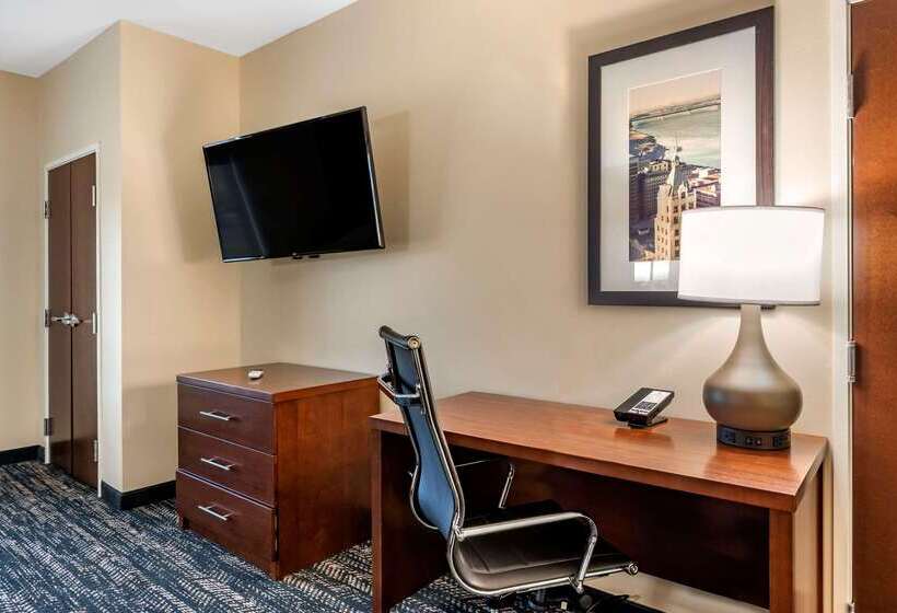 ホテル Comfort Suites West Memphis I40 I55