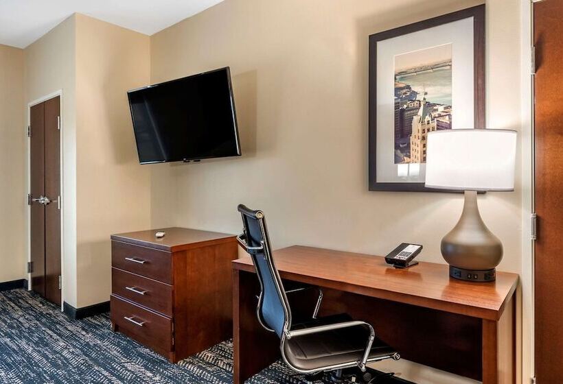 ホテル Comfort Suites West Memphis I40 I55