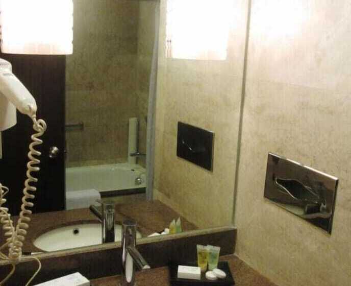 Crown Regency Hotel Makati