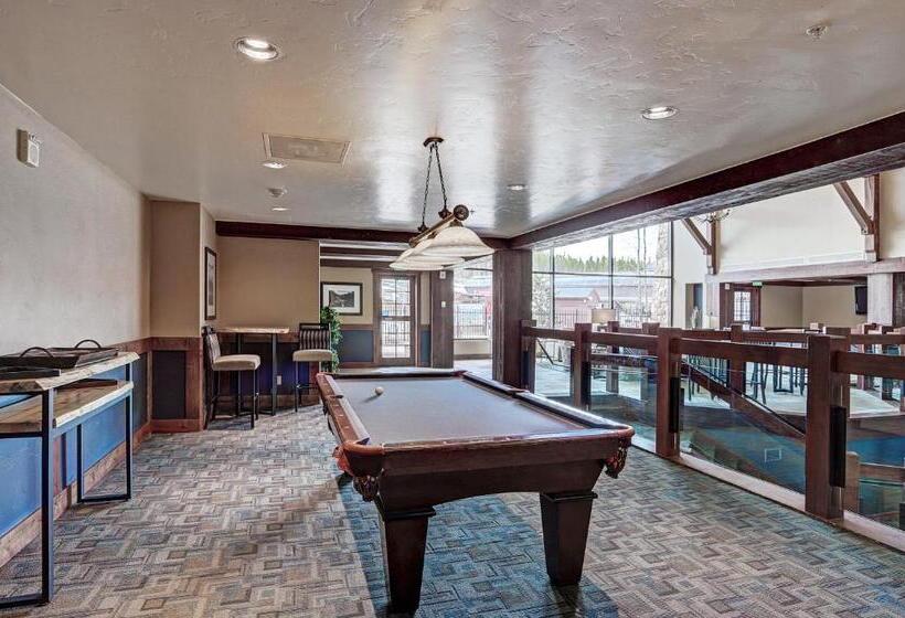 هتل Crystal Peak Lodge By Vail Resorts