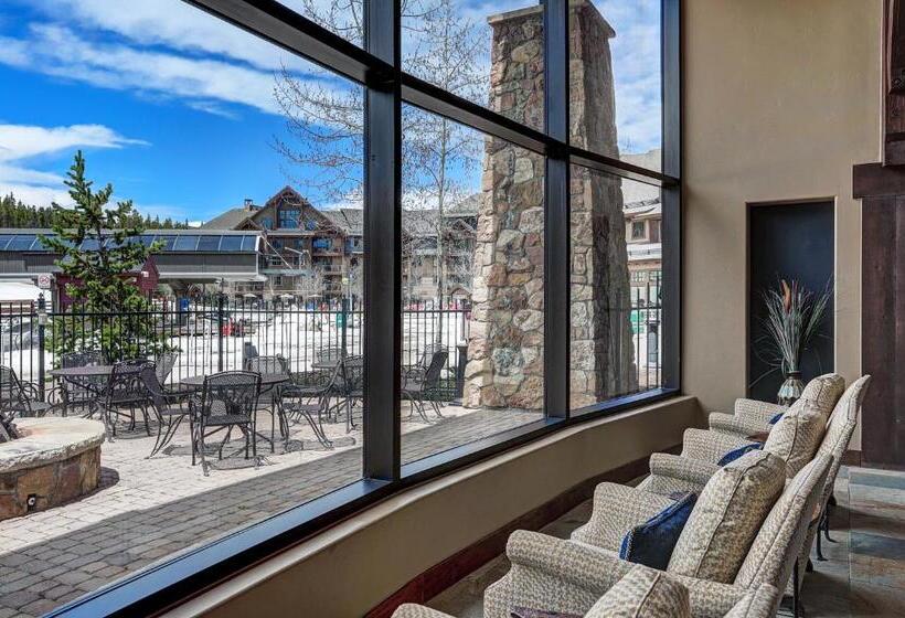 هتل Crystal Peak Lodge By Vail Resorts