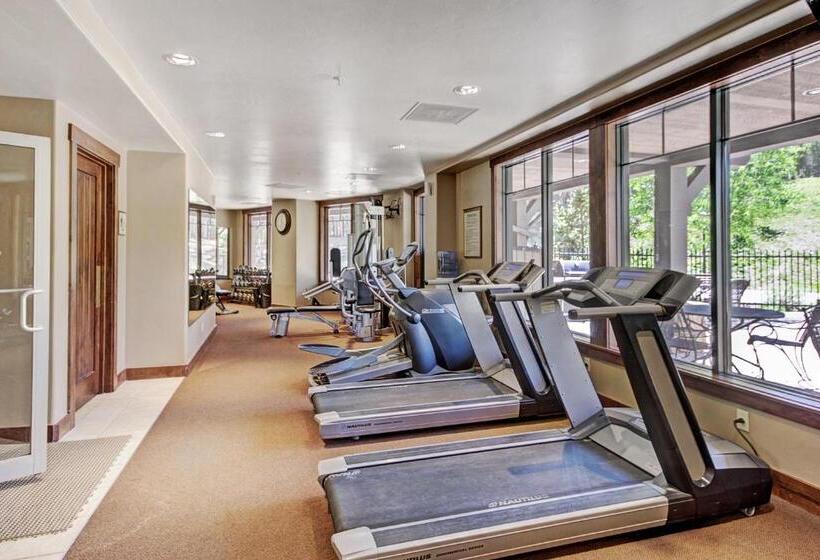 Отель Crystal Peak Lodge By Vail Resorts