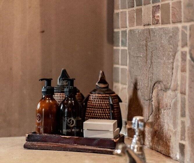 Отель Dawsons Game Lodge