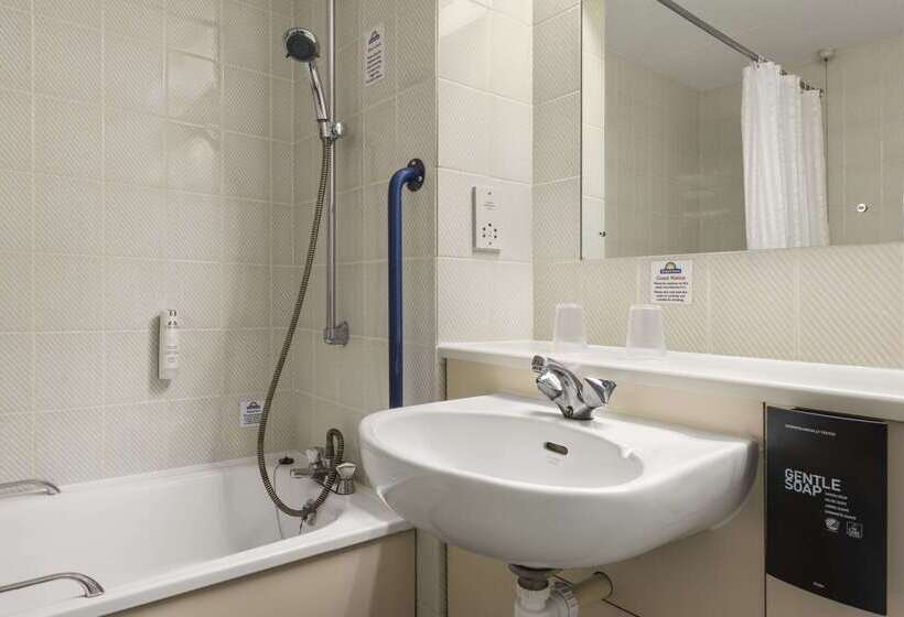 호텔 Days Inn Bridgend Cardiff