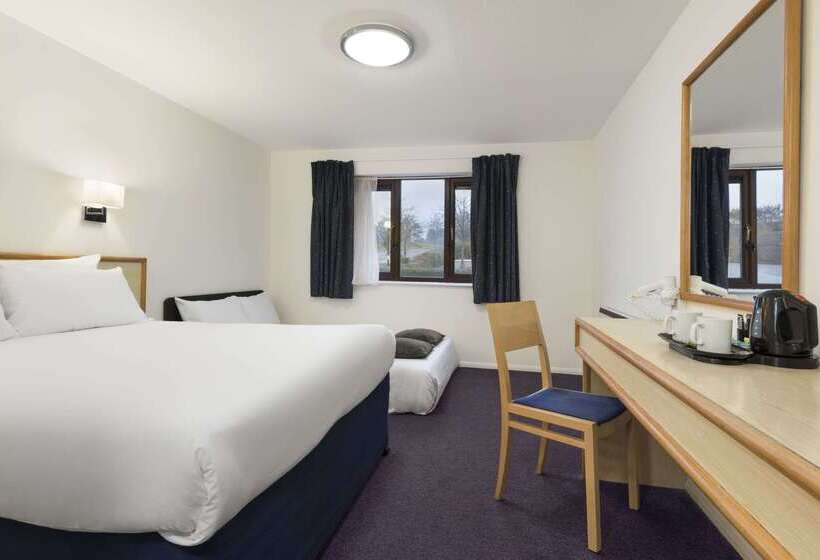 호텔 Days Inn Bridgend Cardiff