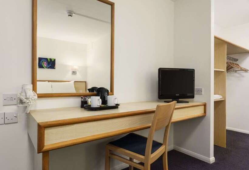 호텔 Days Inn Bridgend Cardiff